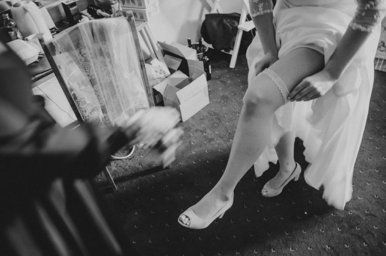 Z której strony butonierka ?